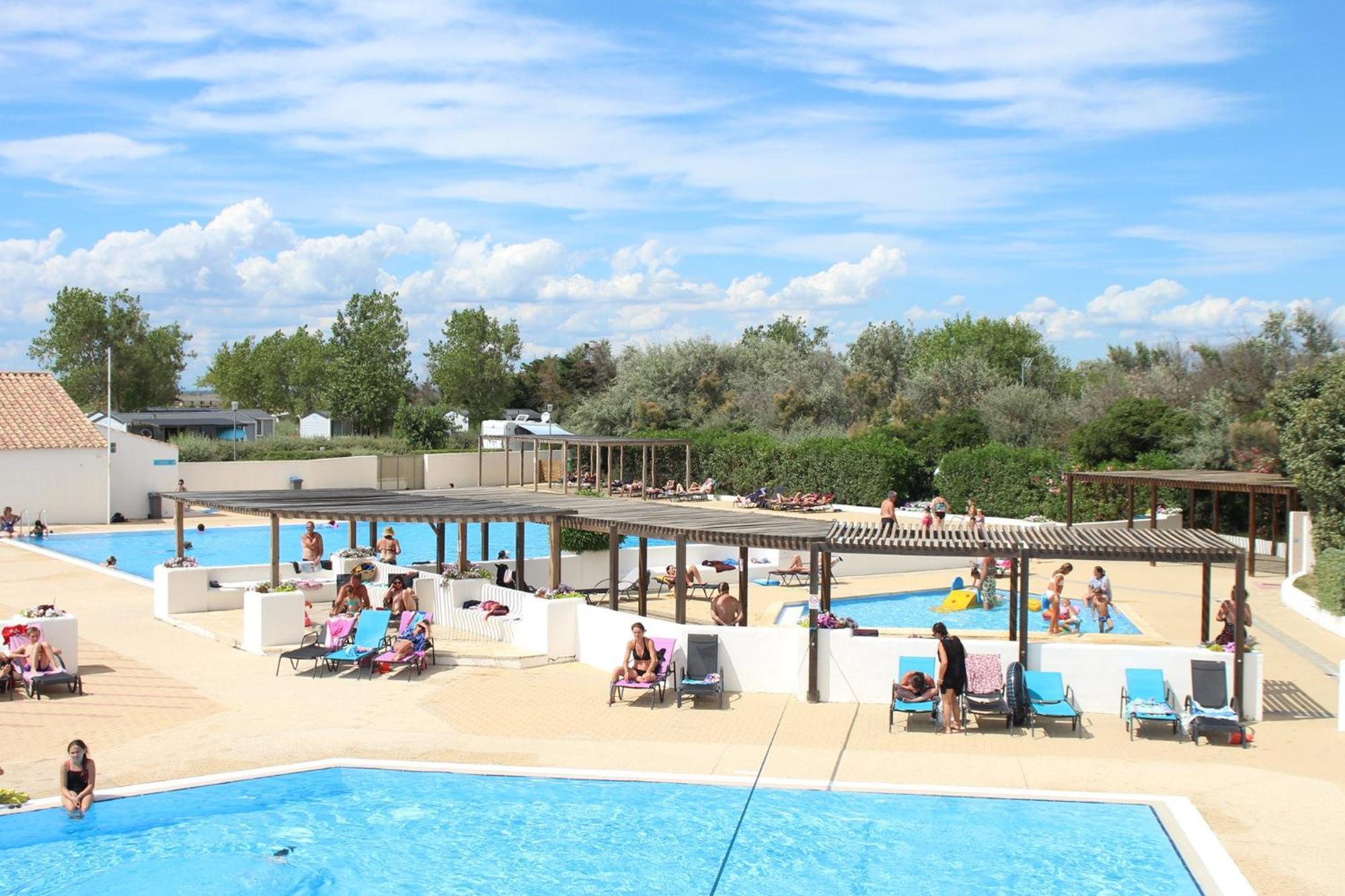 Camping La Brise De Camargue Сен Мари де ла Мер Екстериор снимка
